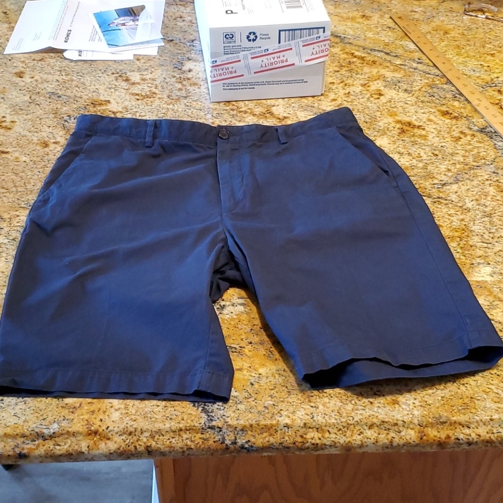 Calvin Klein Solid Straight Leg Chino Shorts